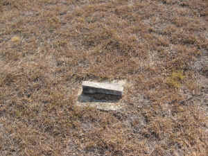 Broken base.jpg (4327812 bytes)