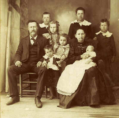 James Wilcox Walker, wife Rebecca Emily Gilley and 7 oldest children.jpg (375454 bytes)
